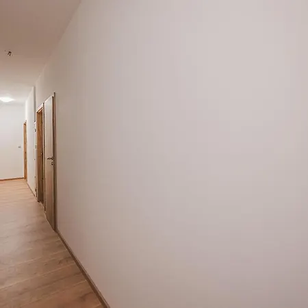 Apartment Flat Near Castle Stylish & Prime Location 3 Prague