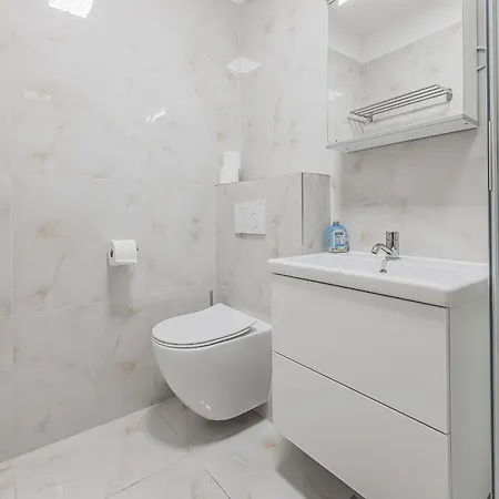 Apartment Flat Near Castle Stylish & Prime Location 3 Prague