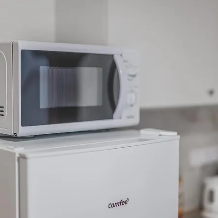 Flat Near Castle Stylish & Prime Location 3 Apartment