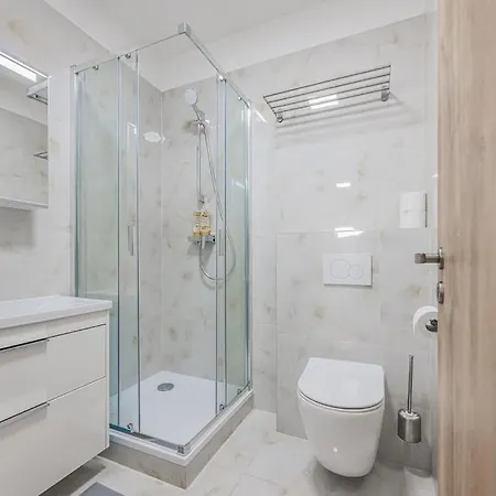 Flat Near Castle Stylish & Prime Location 3 شقة *