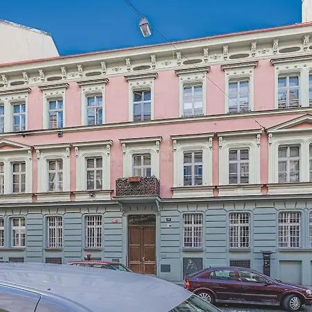 شقة Flat Near Castle Stylish & Prime Location 3