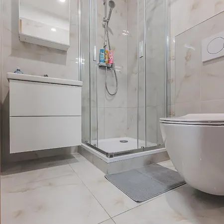 Appartement Flat Near Castle Stylish & Prime Location 3